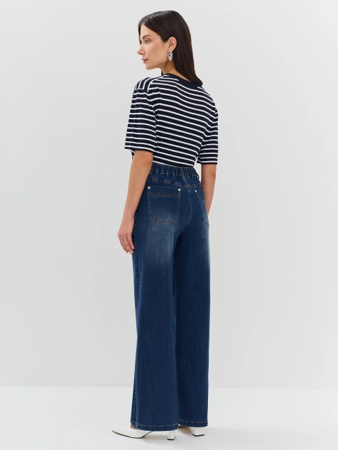 Джинсы прямого силуэта с акцентной цепью