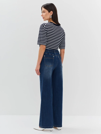 Джинсы прямого силуэта с акцентной цепью