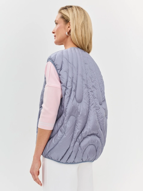 Жилет с фантазийной стежкой