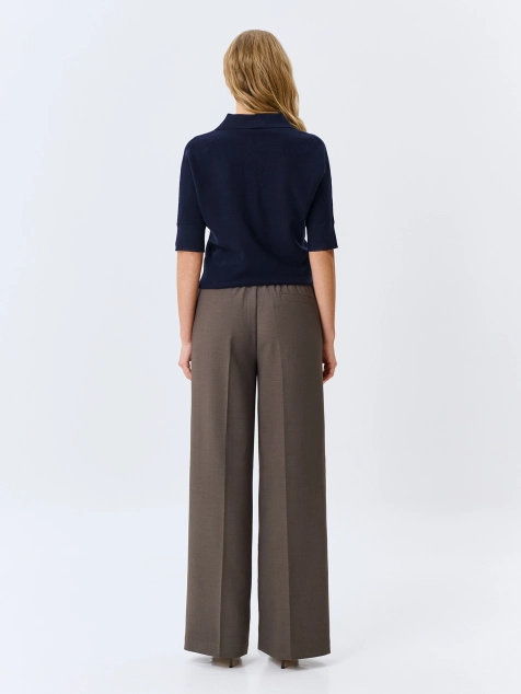 Брюки из смесовой вискозы с мягкими стрелками