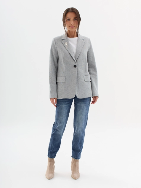 Классические джинсы с декором на шлевках