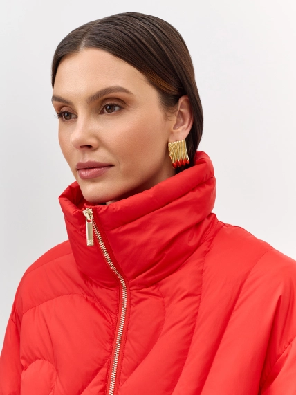 Яркий пуховик с кулиской