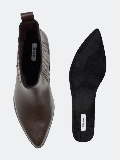 Ботинки в ковбойском стиле