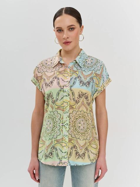 Яркая блузка с принтом