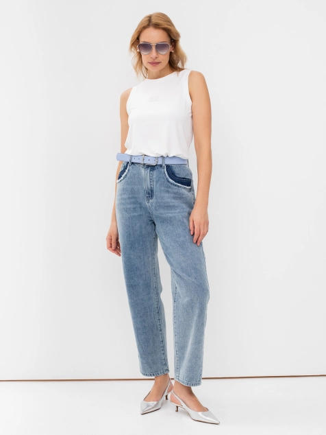 Джинсы с акцентами на карманах