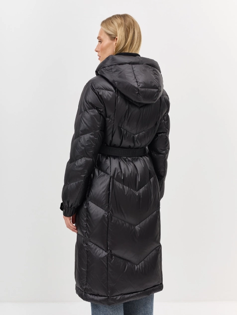 Приталенное пальто на натуральном утеплителе