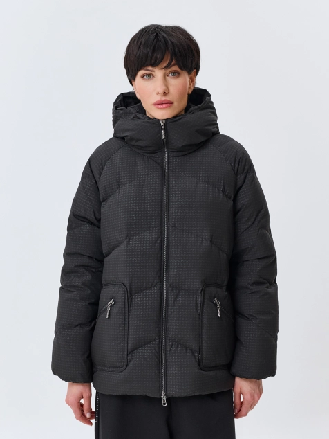 Oversize пуховик с деликатным блеском