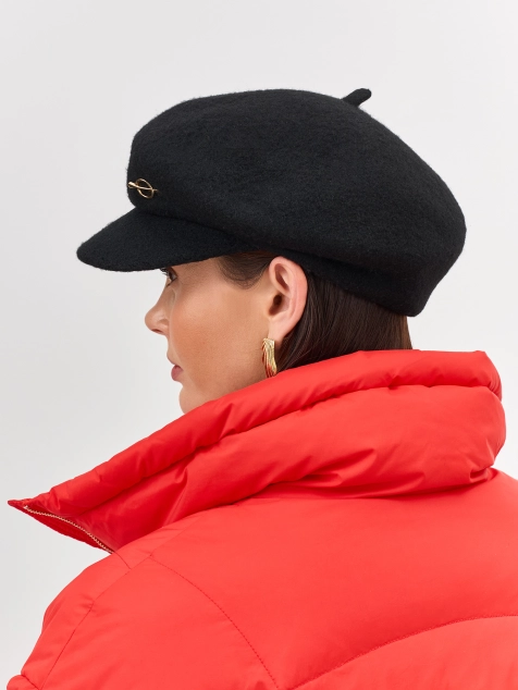 Кепи с минималистичным декором