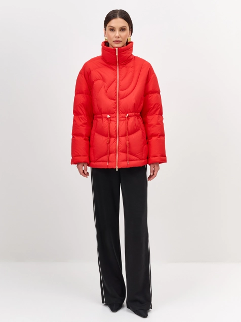 Яркий пуховик с кулиской