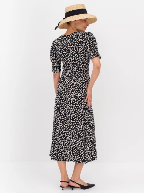 Романтичное платье с цветочным принтом