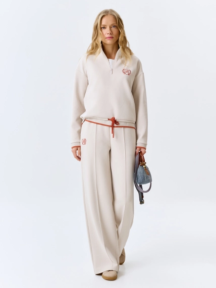 Свитшот с высоким воротником