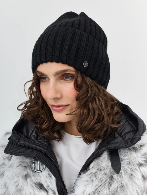 Объемная шапка в рубчик