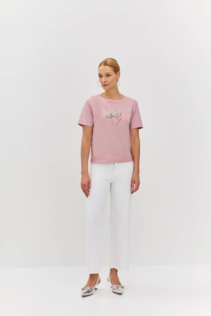 Футболка с сияющей вышивкой