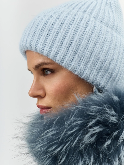 Базовая шапка бини в рубчик