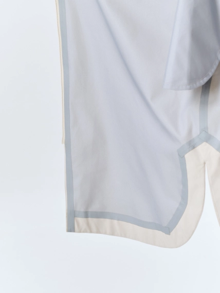 Свободный плащ с капюшоном