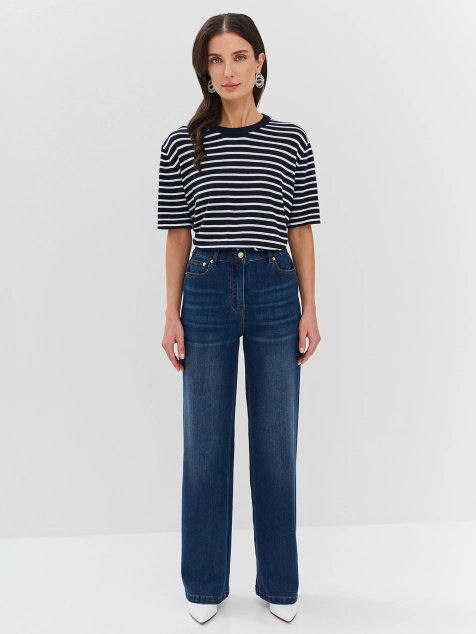 Джинсы прямого силуэта с акцентной цепью