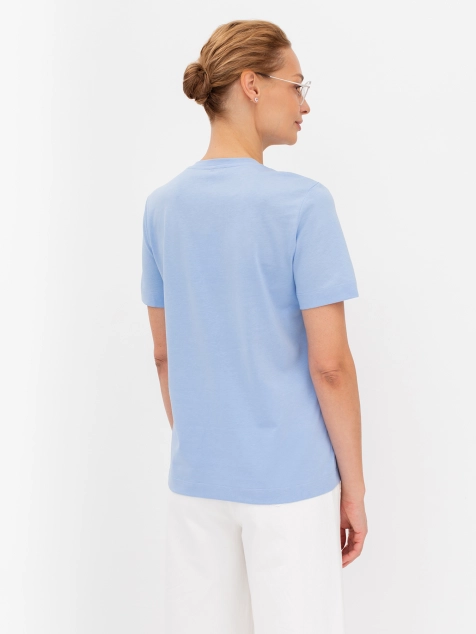 Футболка с вышивкой-аппликацией