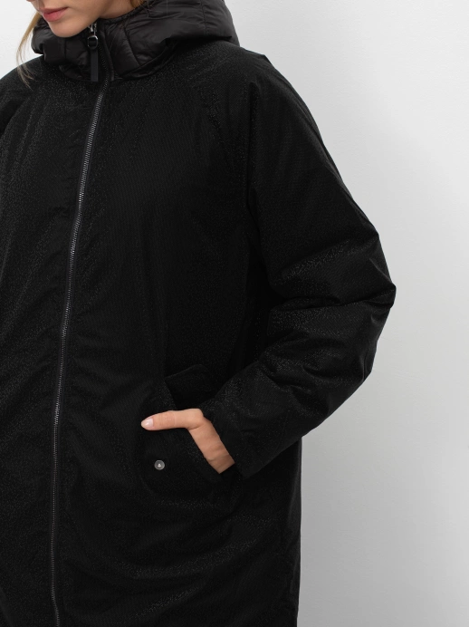 Oversize куртка с капюшоном из ткани с блеском