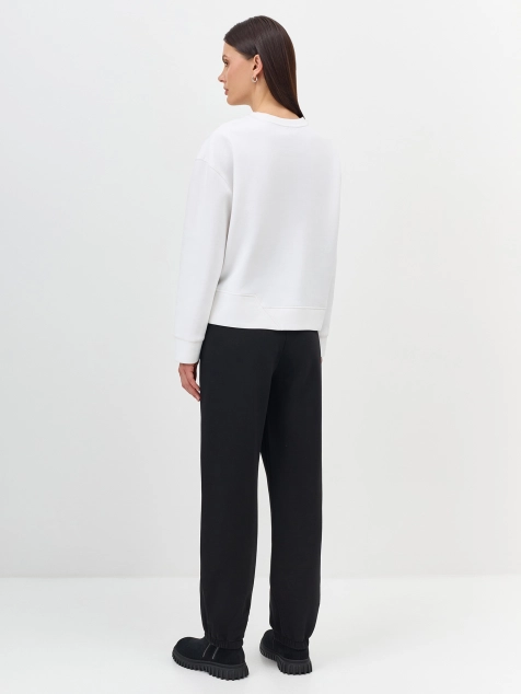 Джоггеры с декором на карманах