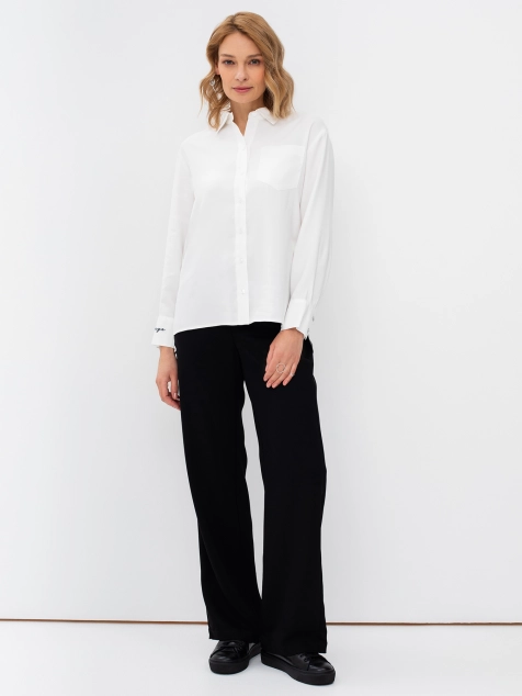 Объемная блузка с вышивкой на манжете