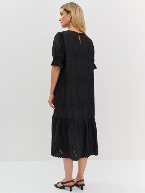 Летнее платье из хлопкового шитья