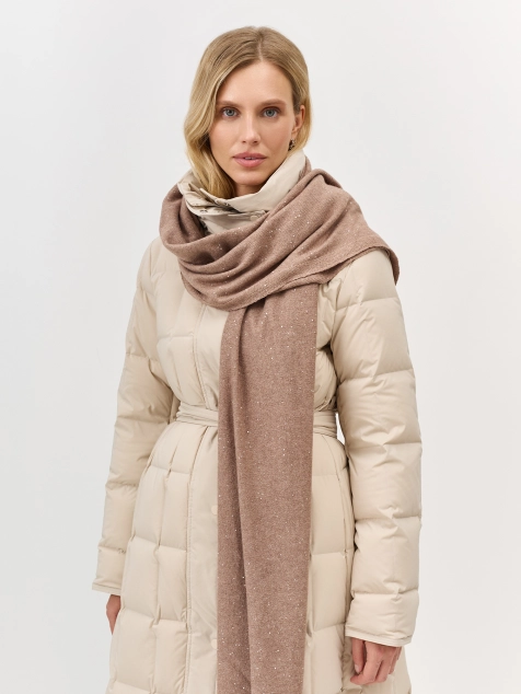 Вязаный шарф с деликатными пайетками