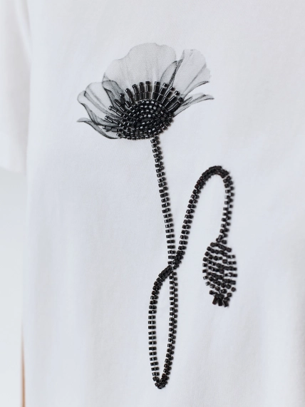 Футболка с бисером