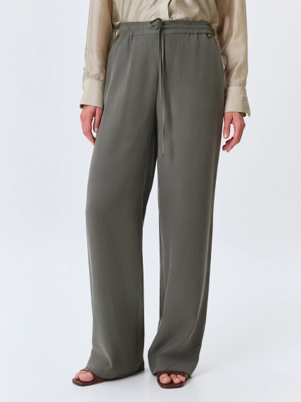 Свободные брюки из смесового района