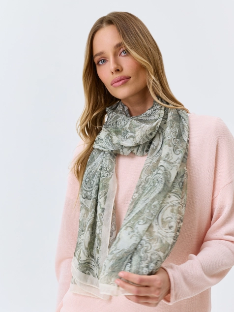 Тонкий палантин с нежным принтом