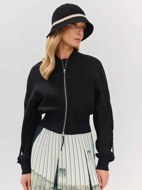 Вязаная панама с контрастной полосой