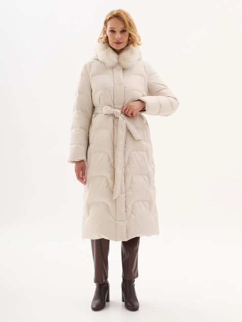 Пуховик с фантазийной стежкой и мехом песца