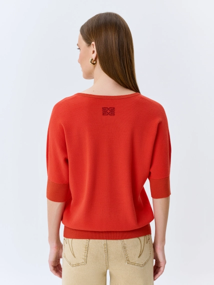 Яркий джемпер V-neck