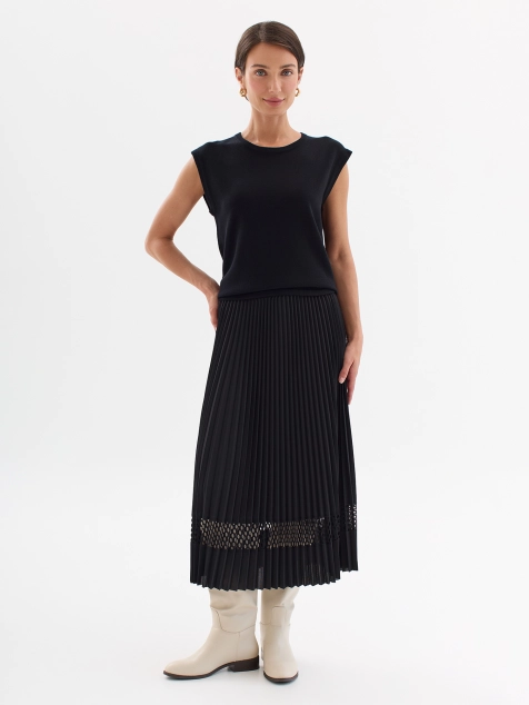 Плиссированная юбка-миди с эффектной перфорацией