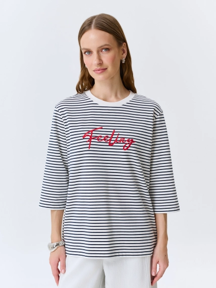 Джемпер в полоску с вышивкой