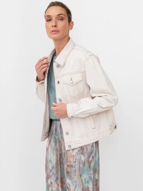 Классическая джинсовая куртка с контрастными швами