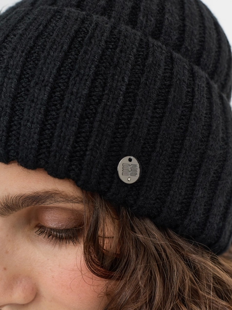 Объемная шапка в рубчик