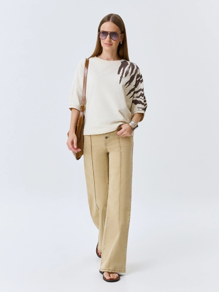 Джемпер с анималистичным принтом