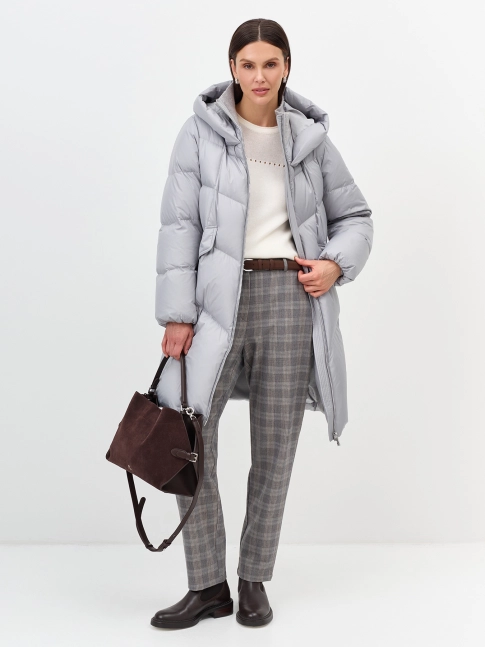 Объемный пуховик с фигурной стежкой