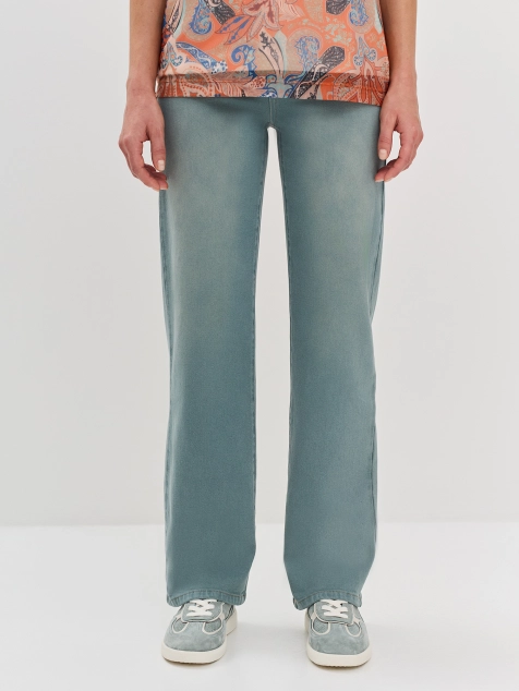 Прямые джинсы в мятном цвете