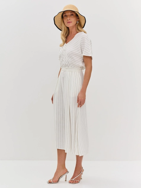 Шляпа из рафии с вырезом сзади