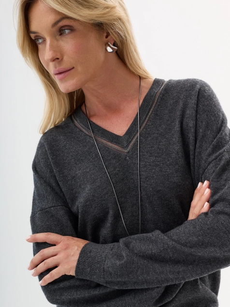 Шерстяной джемпер с V-образным вырезом