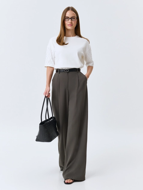 Футболка с мерцающим декором