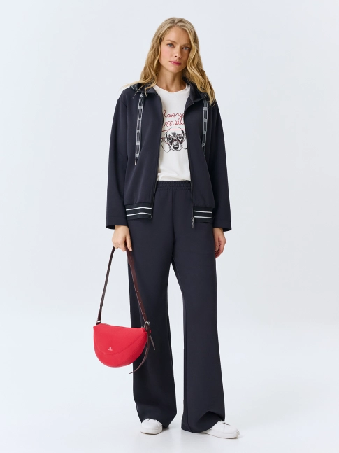 Трикотажные брюки с контрастными лампасами