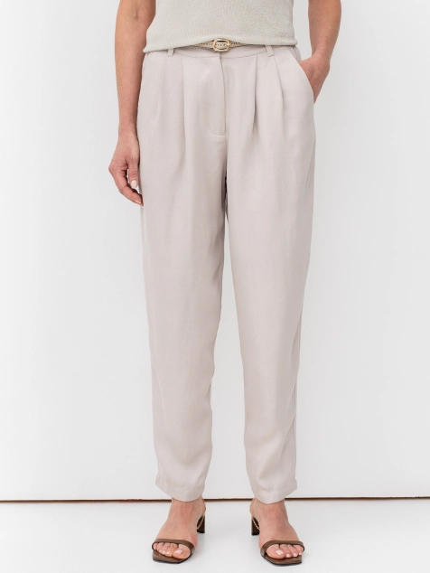 Брюки свободного силуэта со складками