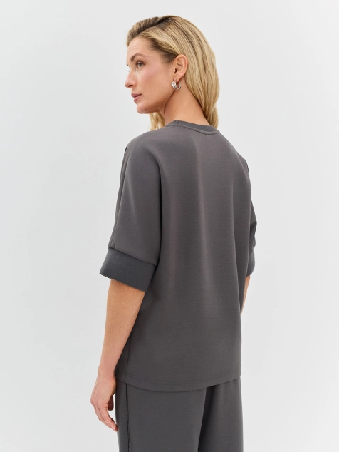 Джемпер с декором из ярких страз