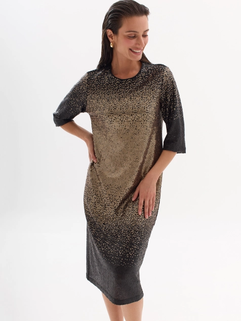 Эффектное платье с пайетками