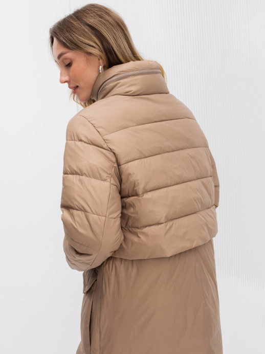 Многослойное пальто с объемными карманами