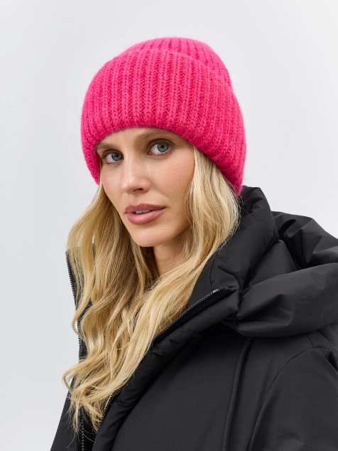 Базовая шапка бини в рубчик