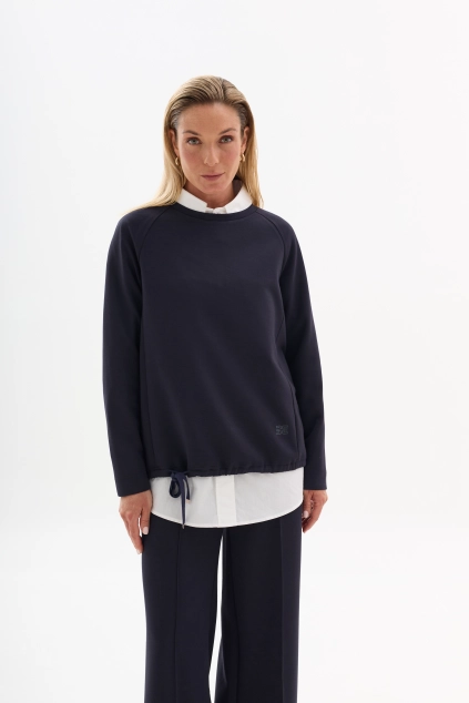 Свитшот с минималистичной вышивкой