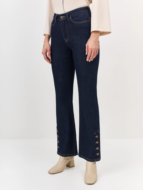 Джинсы с акцентными шлицами